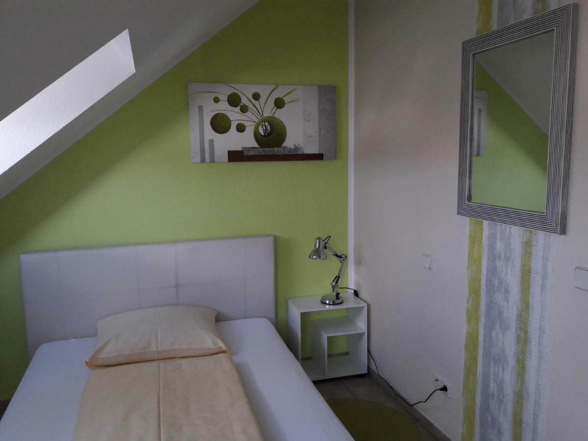 Hotel Lindenhof Rodermark Bagian luar foto
